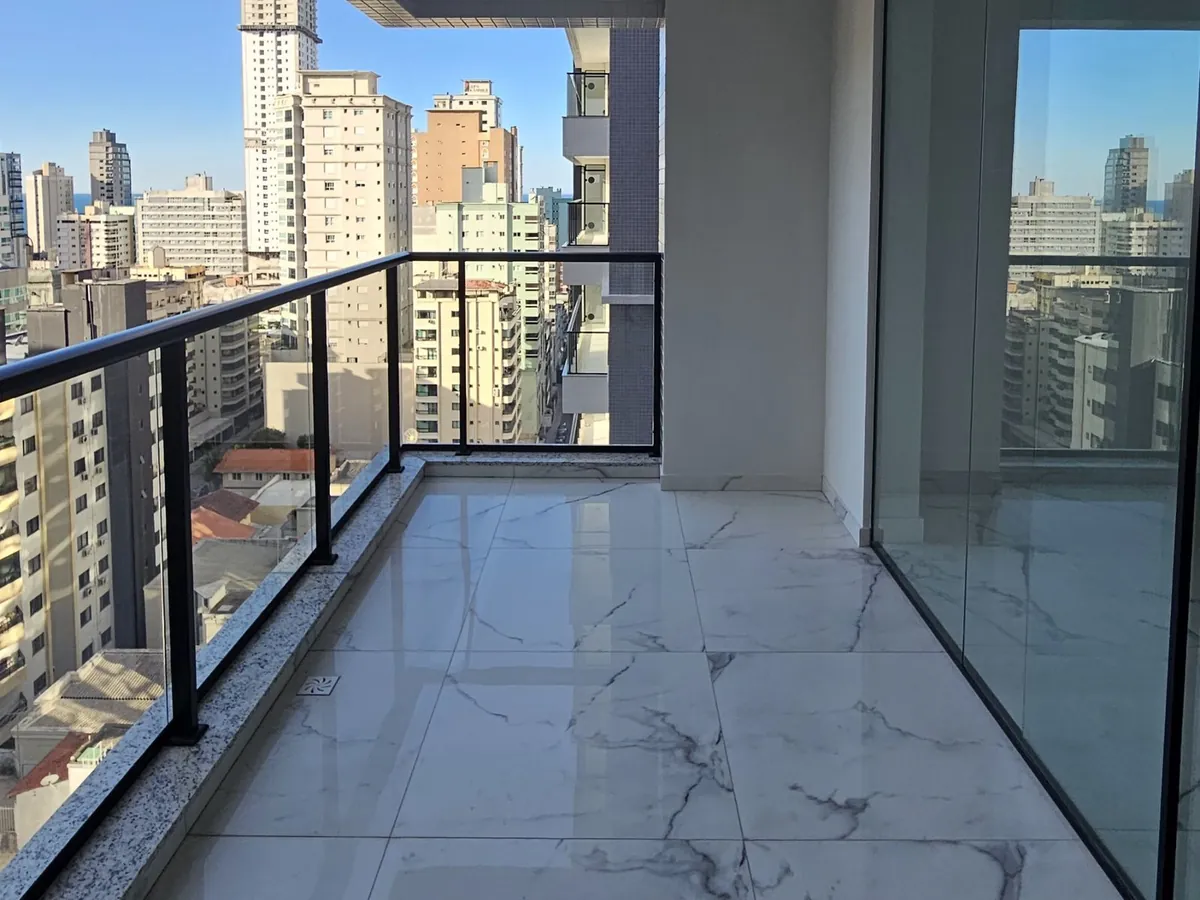 Sacada do apartamento no 13º andar